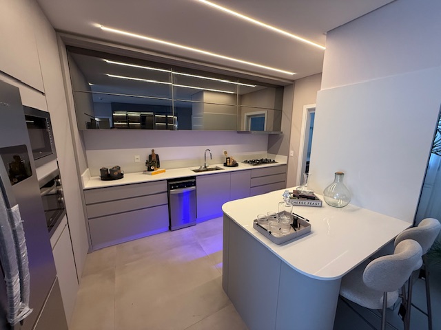 Apartamento de 2 Dormitorios en Venta en Balneário Camboriú - Santa Catarina - Brasil - 3