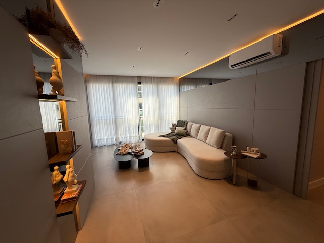 Apartamento de 2 Dormitorios en Venta en Balneário Camboriú - Santa Catarina - Brasil - 7