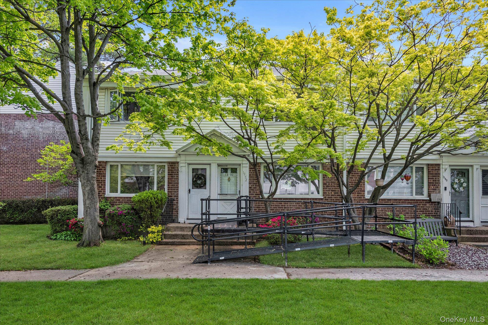 2 Bedroom Home for Sale in Bayside - New York - USA - 1
