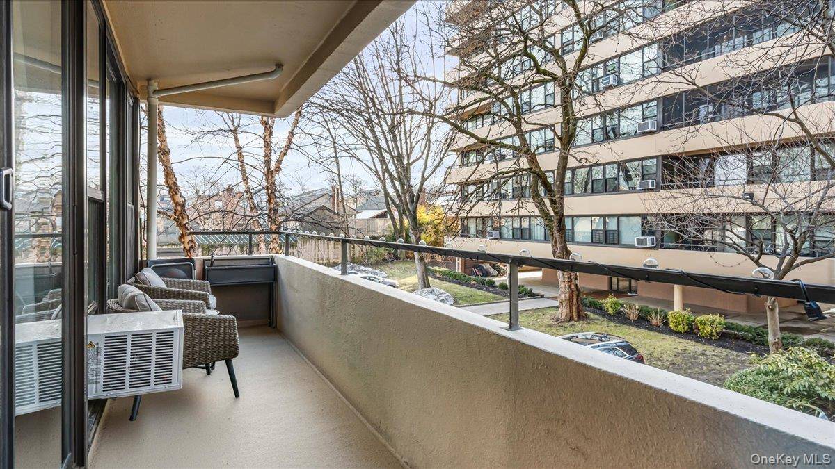 2 Bedroom Home for Sale in Beechhurst - New York - USA - 1