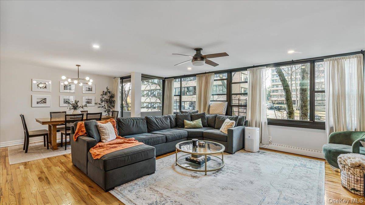 2 Bedroom Home for Sale in Beechhurst - New York - USA - 3