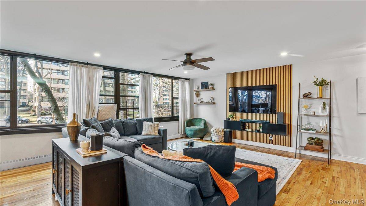 2 Bedroom Home for Sale in Beechhurst - New York - USA - 4