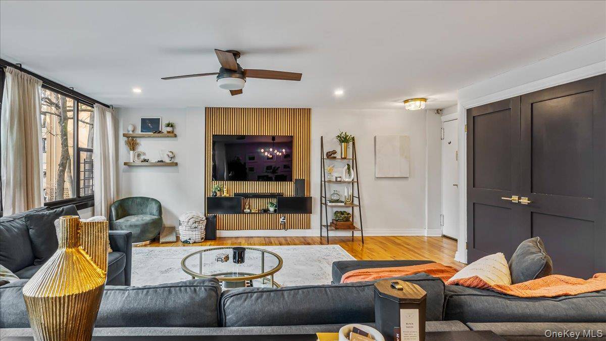 2 Bedroom Home for Sale in Beechhurst - New York - USA - 6