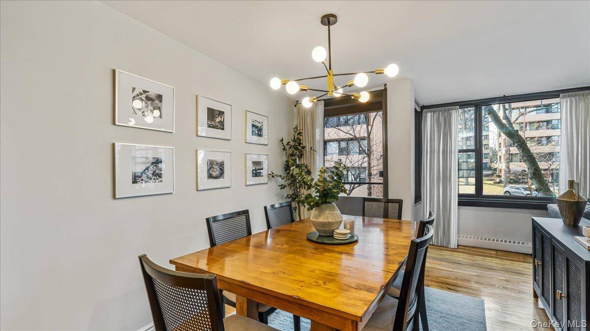 2 Bedroom Home for Sale in Beechhurst - New York - USA - 7