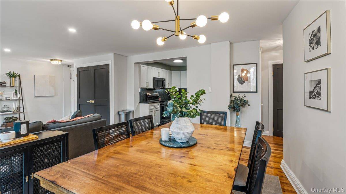 2 Bedroom Home for Sale in Beechhurst - New York - USA - 8