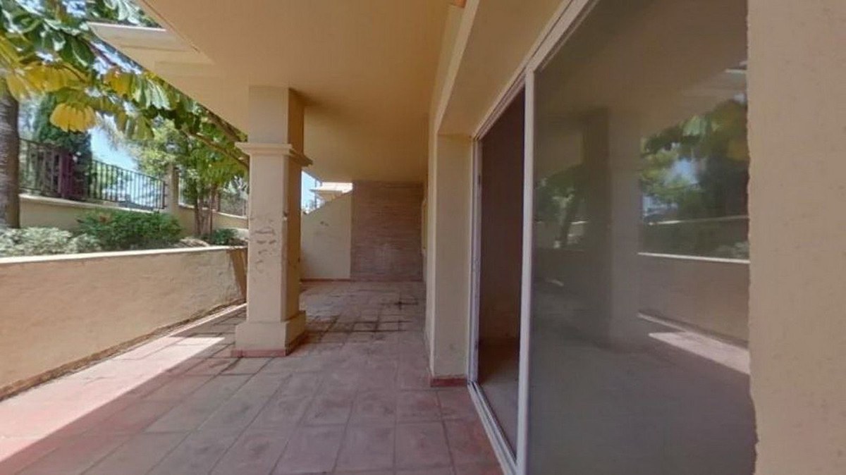 Apartamento de 2 Dormitorios en Venta en Benahavís, Costa del Sol - 3
