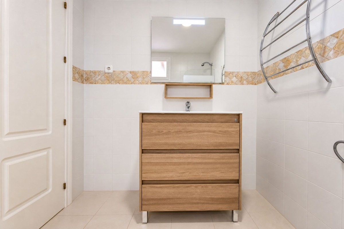 Apartamento de 2 Dormitorios en Venta en Benahavís, Costa del Sol - 7