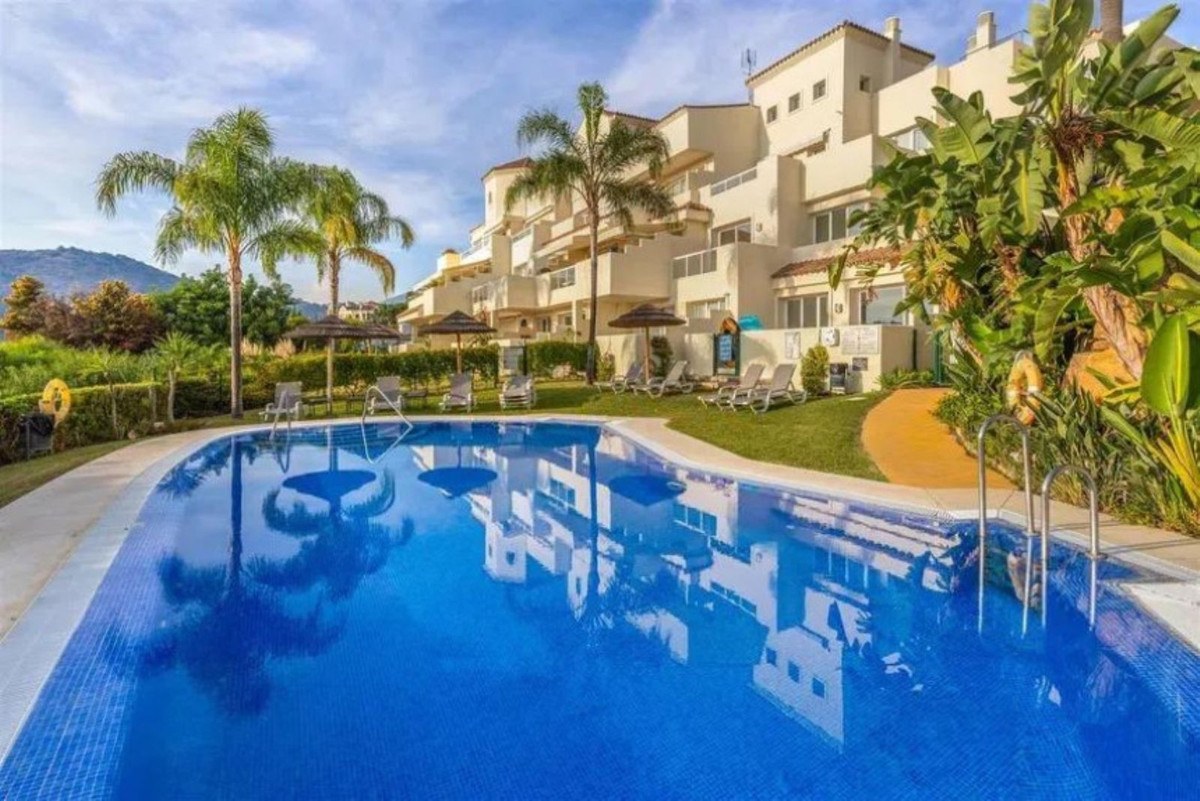 Apartamento com 2 Quartos à Venda em Benahavís - Costa del Sol - 1