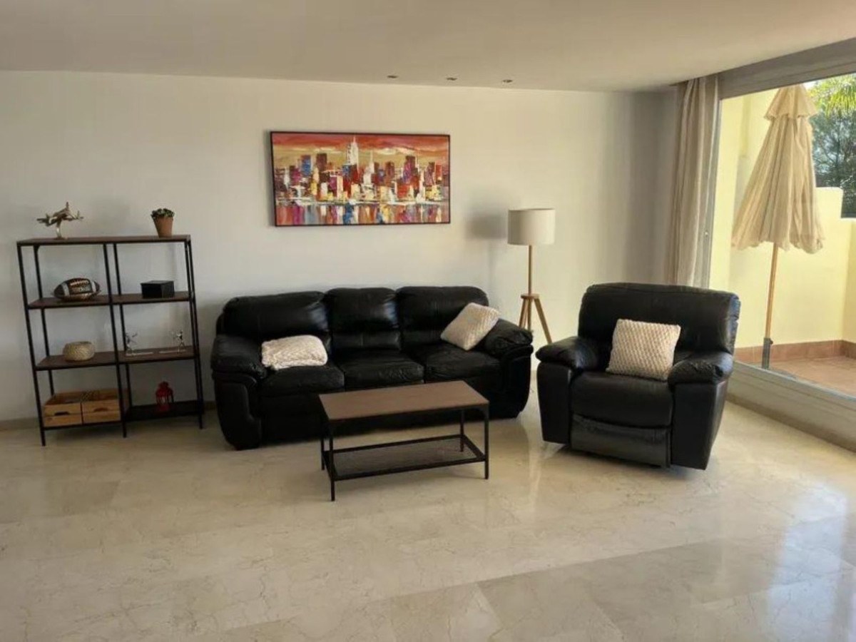 Apartamento com 2 Quartos à Venda em Benahavís - Costa del Sol - 2
