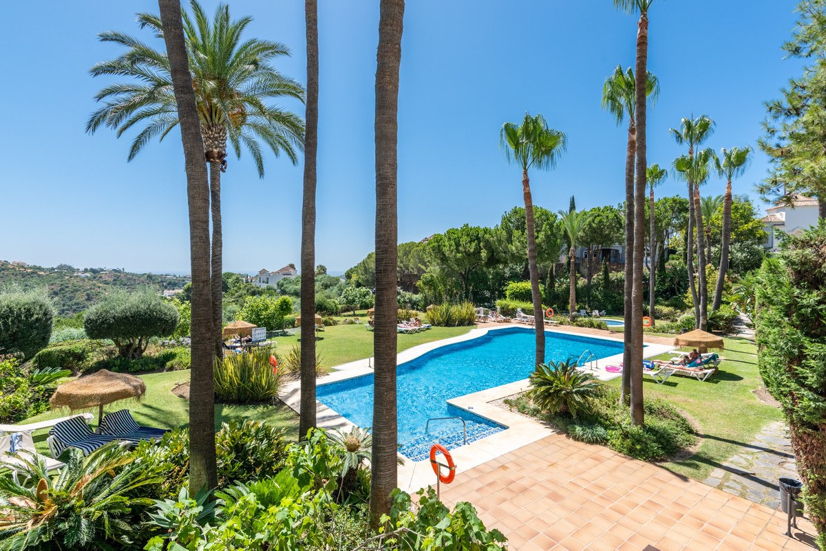 Apartamento com 2 Quartos à Venda em Benahavís - Costa del Sol - 1