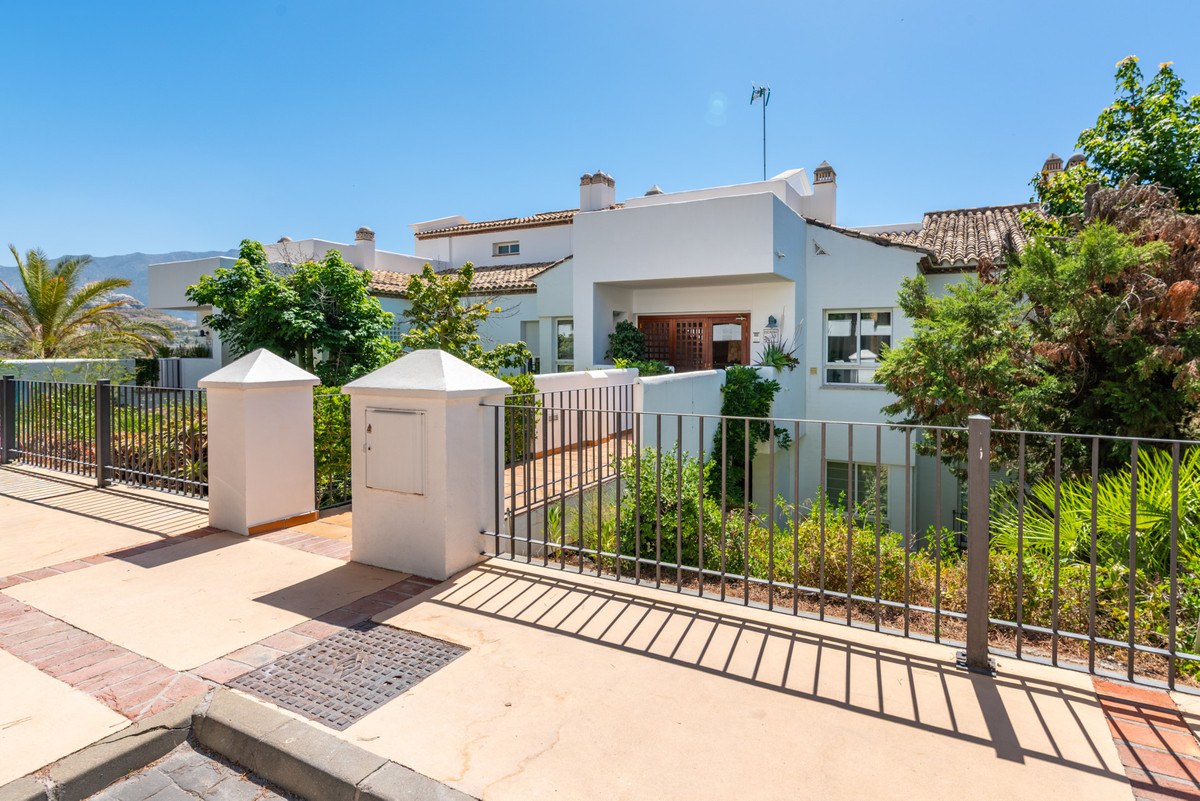 Apartamento com 2 Quartos à Venda em Benahavís - Costa del Sol - 3