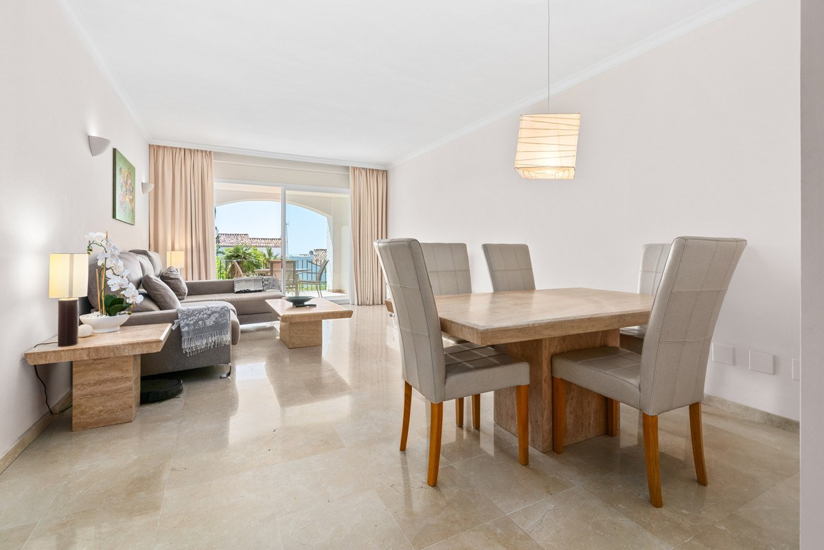 Apartamento com 2 Quartos à Venda em Benahavís - Costa del Sol - 2