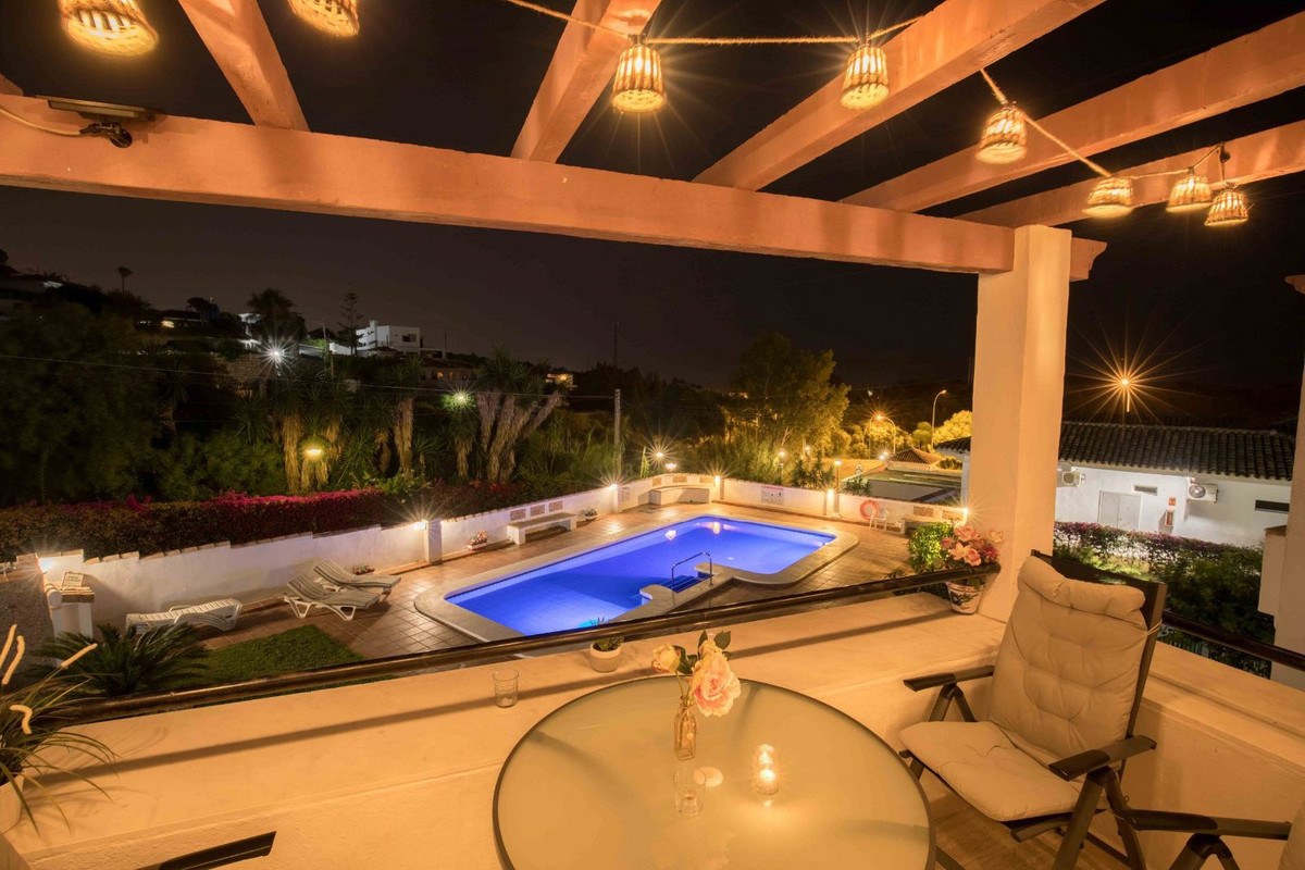 Apartamento com 2 Quartos à Venda em Benalmádena - Costa del Sol - 2