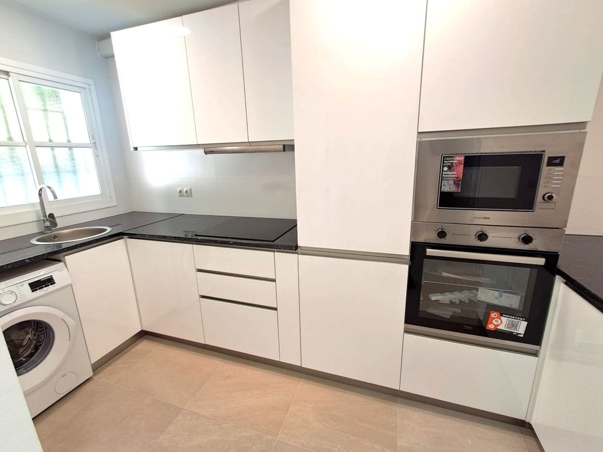 Apartamento com 2 Quartos à Venda em Benalmádena - Costa del Sol - 2