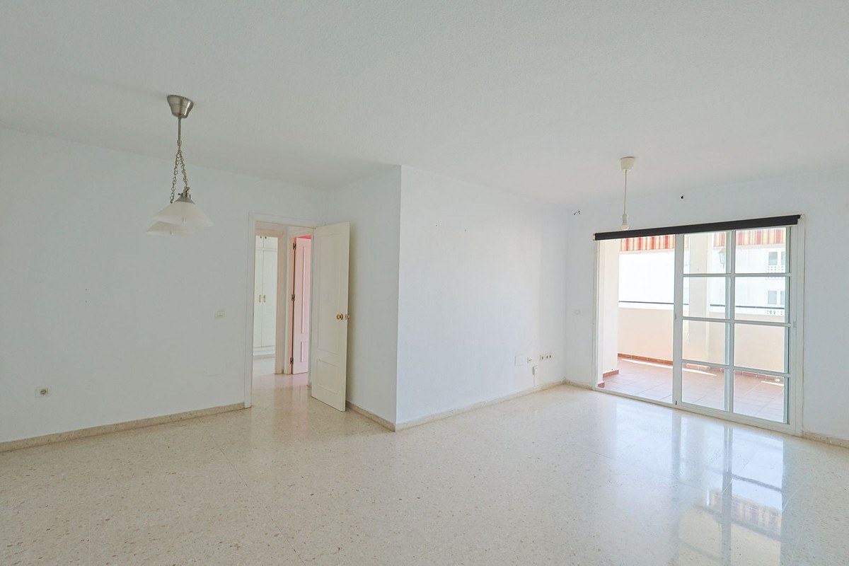 Apartamento com 2 Quartos à Venda em Benalmádena - Costa del Sol - 3