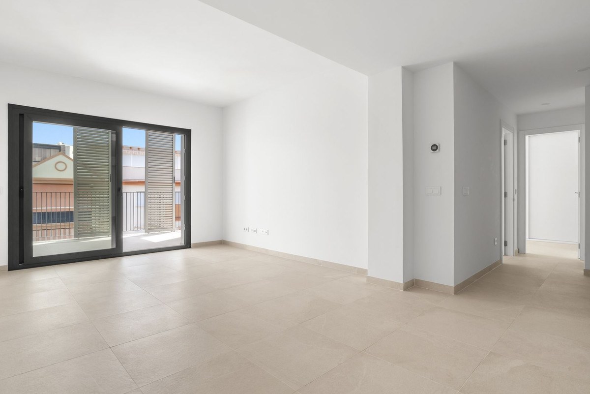 Apartamento de 2 Dormitorios en Venta en Benalmádena, Costa del Sol - 6