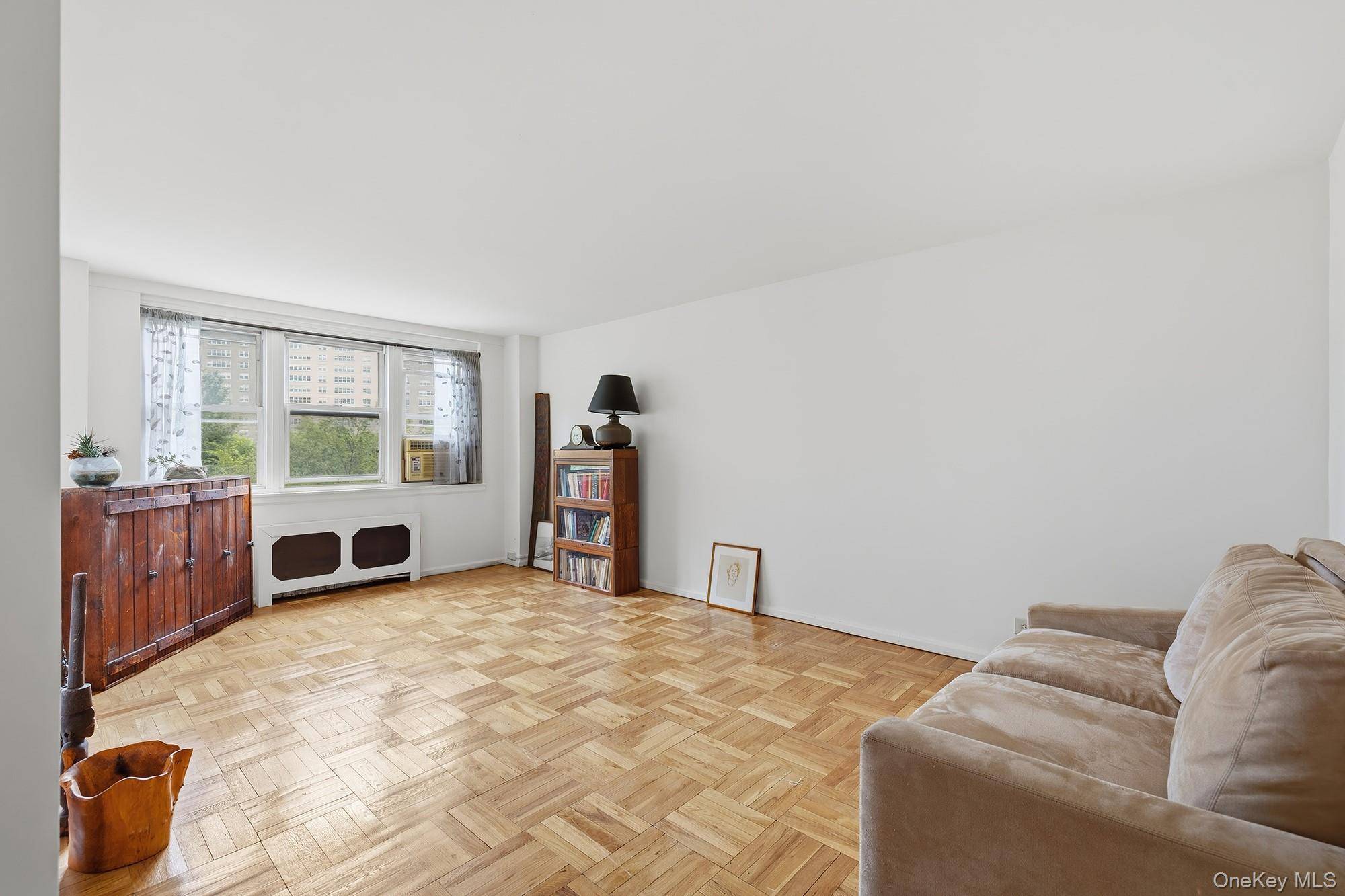 2 Bedroom Home for Sale in Bronx - New York - USA - 3
