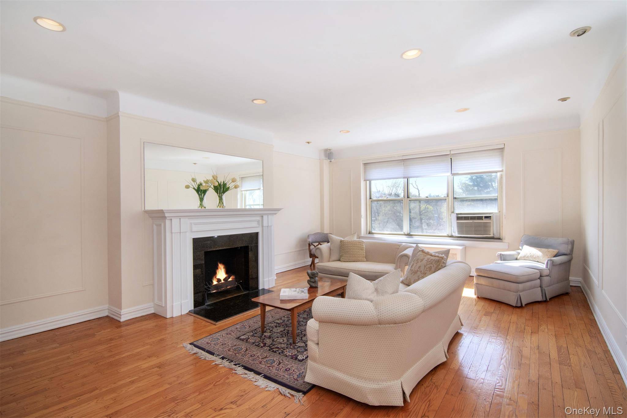 Apartamento com 2 Quartos à Venda em Bronxville - Nova Iorque - EUA - 2