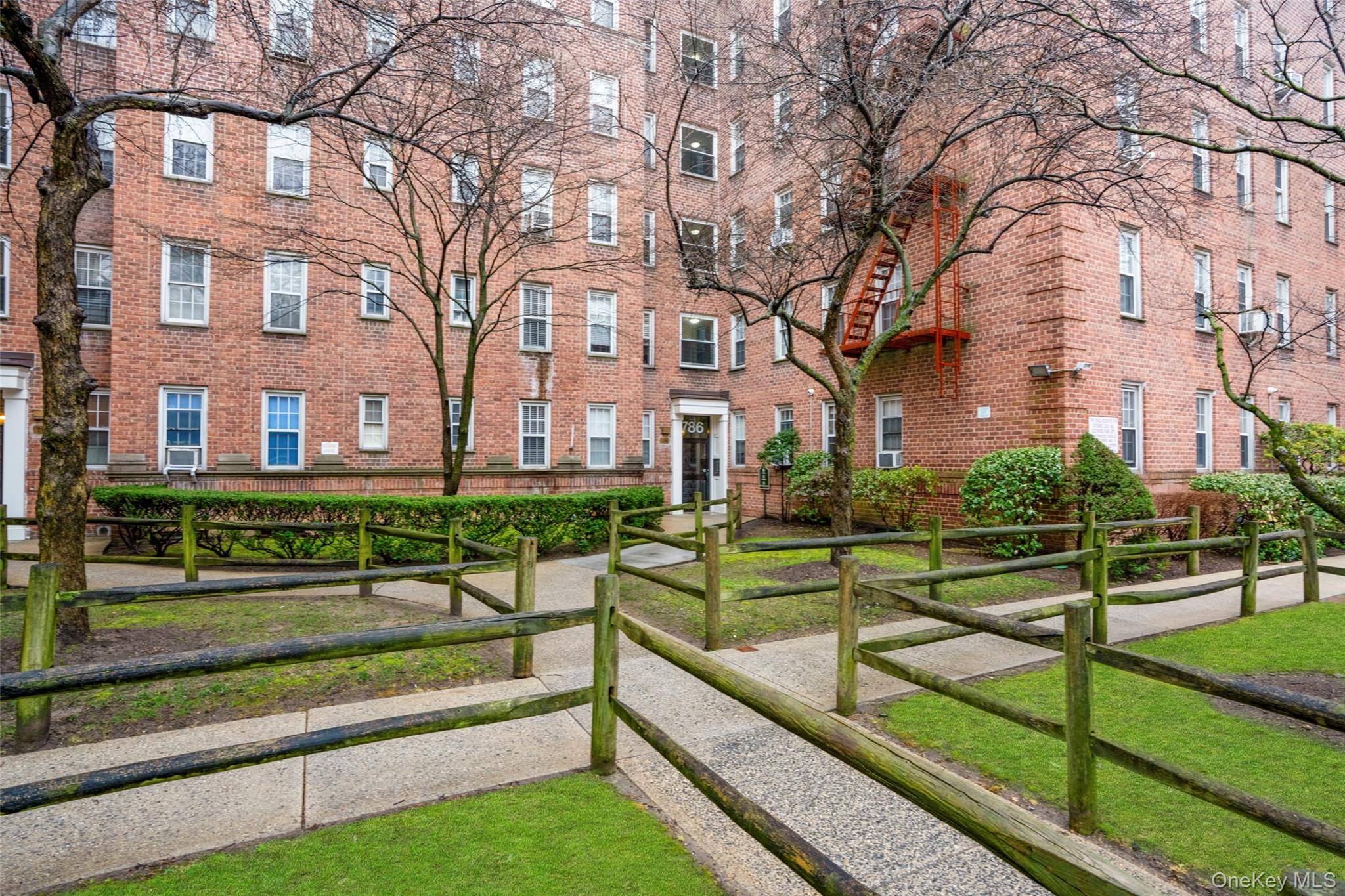 Apartamento com 2 Quartos à Venda em Bronxville - Nova Iorque - EUA - 2