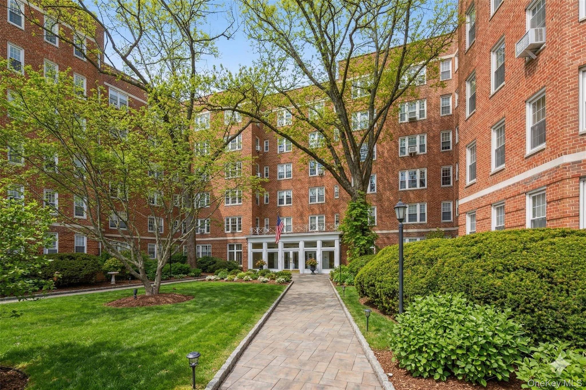 2 Bedroom Home for Sale in Bronxville - New York - USA - 1
