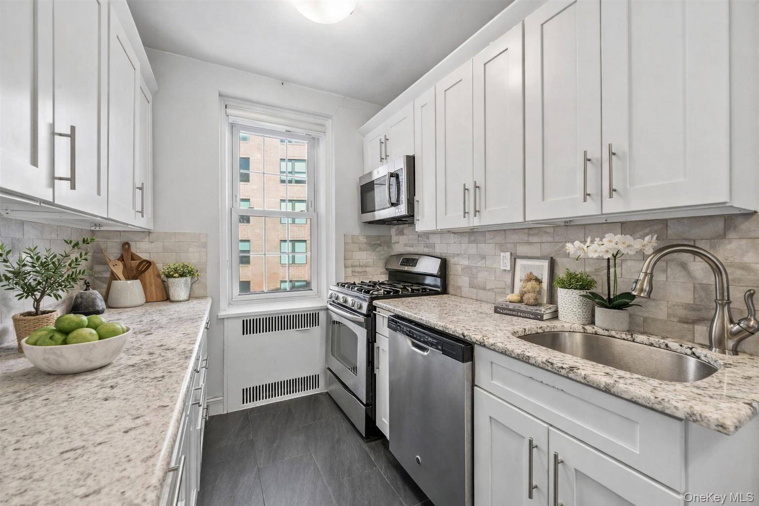 2 Bedroom Home for Sale in Bronxville - New York - USA - 3