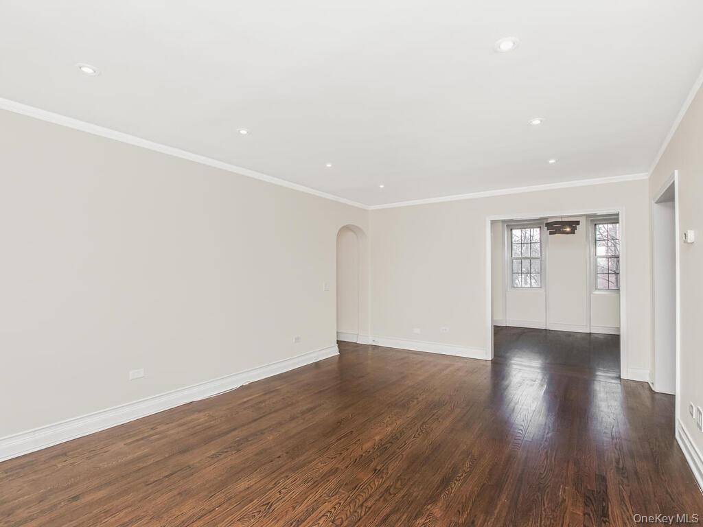 2 Bedroom Home for Sale in Bronxville - New York - USA - 3