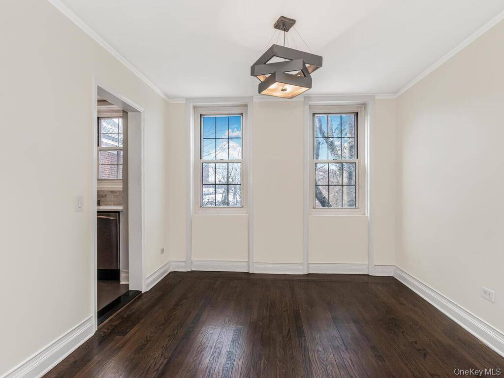 2 Bedroom Home for Sale in Bronxville - New York - USA - 8