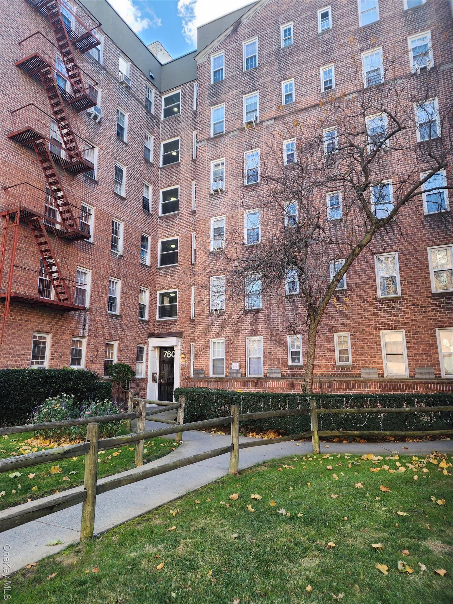 Apartamento de 2 Dormitorios en Venta en Bronxville - Nueva York - EE. UU. - 1