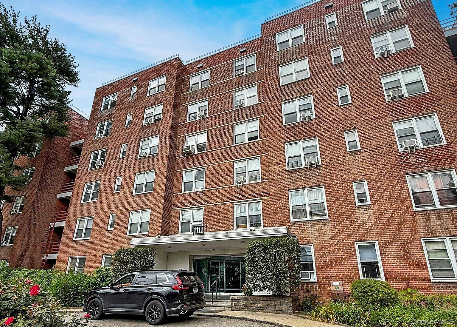 Apartamento de 2 Dormitorios en Venta en Bronxville - Nueva York - EE. UU. - 1