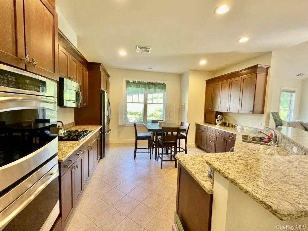 Apartamento com 2 Quartos à Venda em Cold Spring - Nova Iorque - EUA - 2
