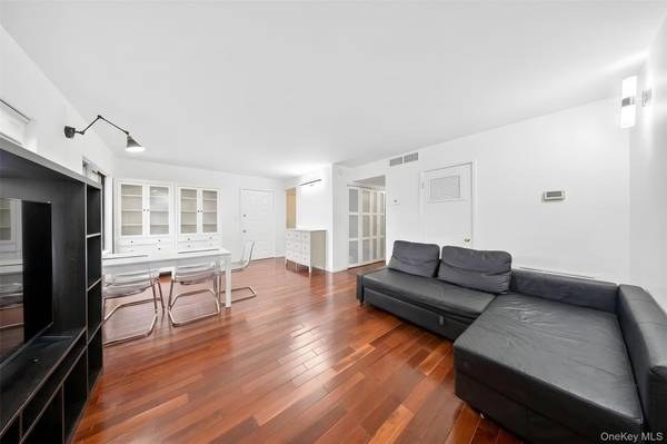 Apartamento com 2 Quartos à Venda em College Point - Nova Iorque - EUA - 2