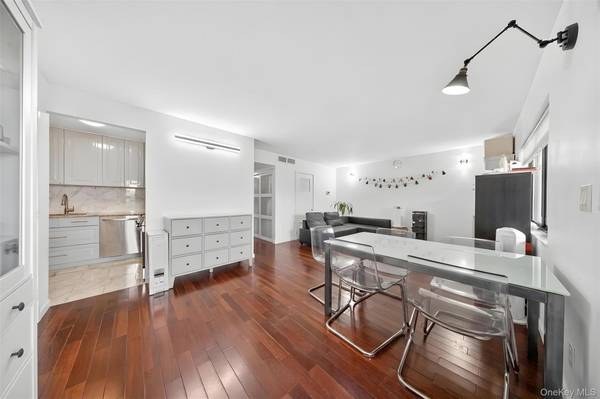 Apartamento com 2 Quartos à Venda em College Point - Nova Iorque - EUA - 3