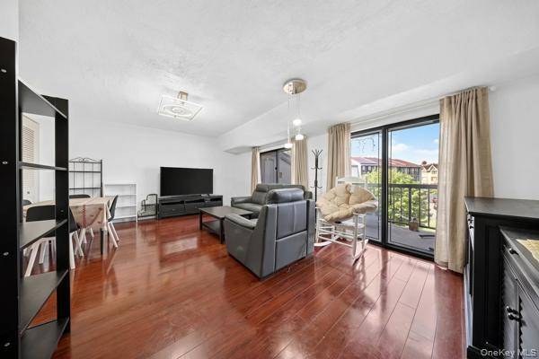 Apartamento de 2 Dormitorios en Venta en College Point - Nueva York - EE. UU. - 2