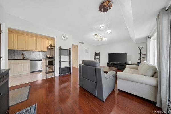 Apartamento de 2 Dormitorios en Venta en College Point - Nueva York - EE. UU. - 3