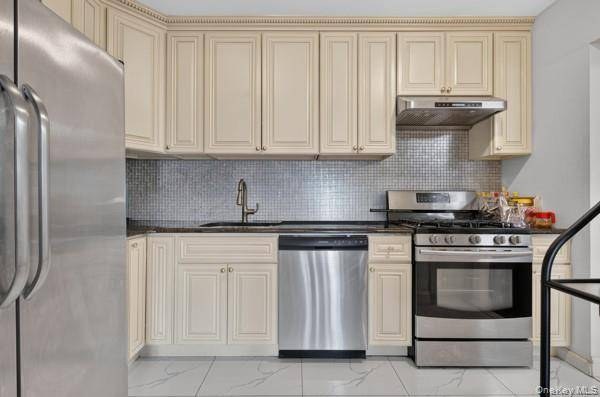Apartamento de 2 Dormitorios en Venta en College Point - Nueva York - EE. UU. - 5