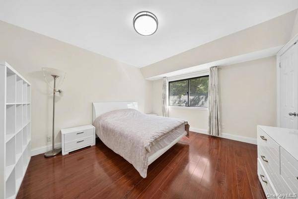Apartamento de 2 Dormitorios en Venta en College Point - Nueva York - EE. UU. - 8