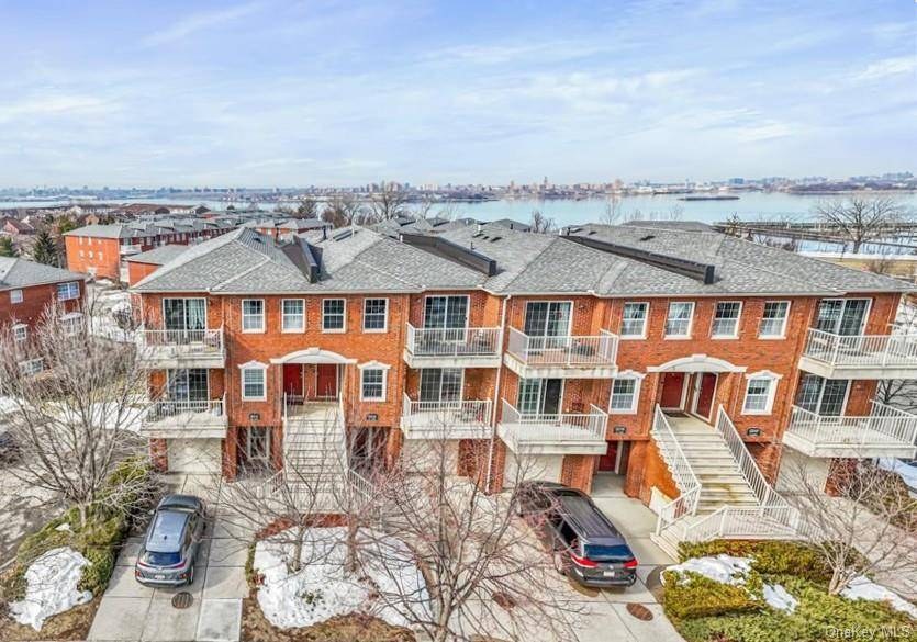Apartamento de 2 Dormitorios en Venta en College Point - Nueva York - EE. UU. - 3