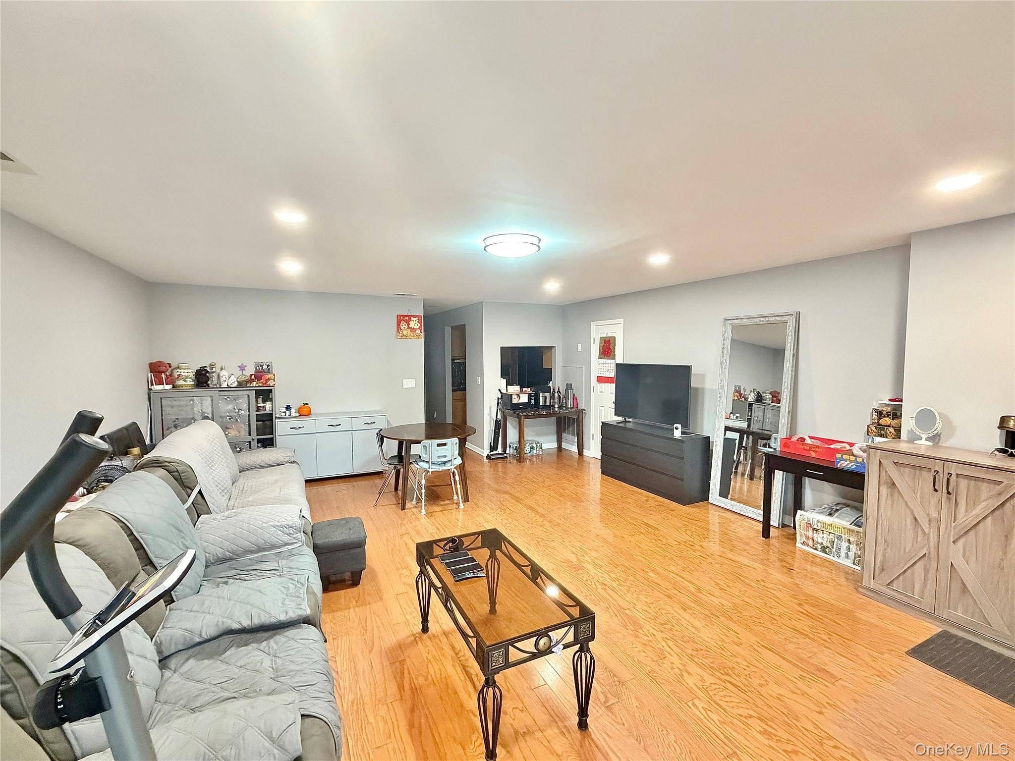 Apartamento de 2 Dormitorios en Venta en College Point - Nueva York - EE. UU. - 2