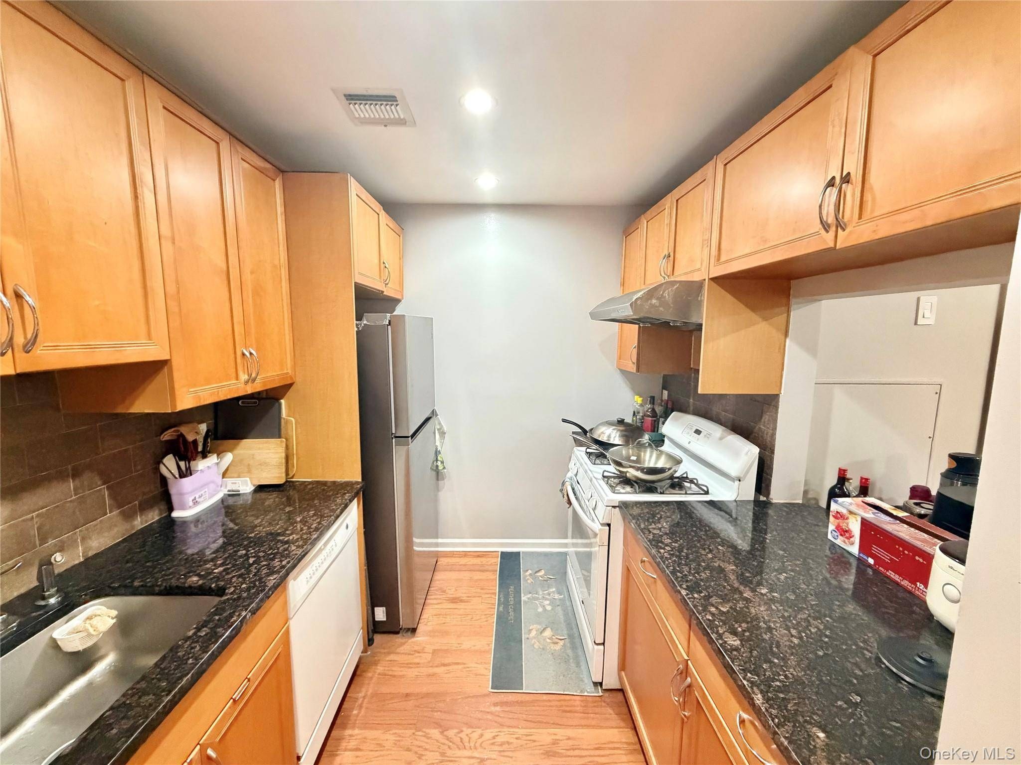 Apartamento de 2 Dormitorios en Venta en College Point - Nueva York - EE. UU. - 4
