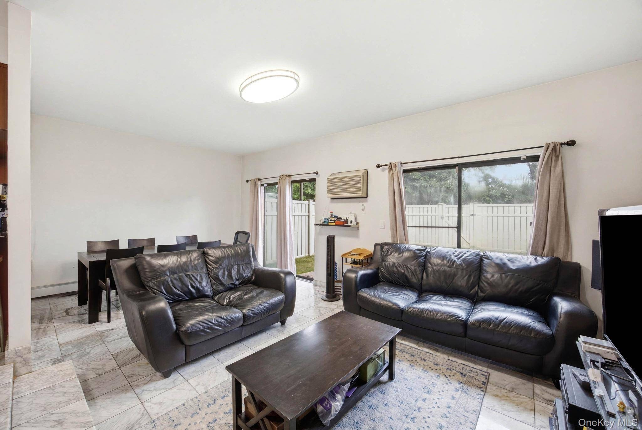 Apartamento de 2 Dormitorios en Venta en College Point - Nueva York - EE. UU. - 3