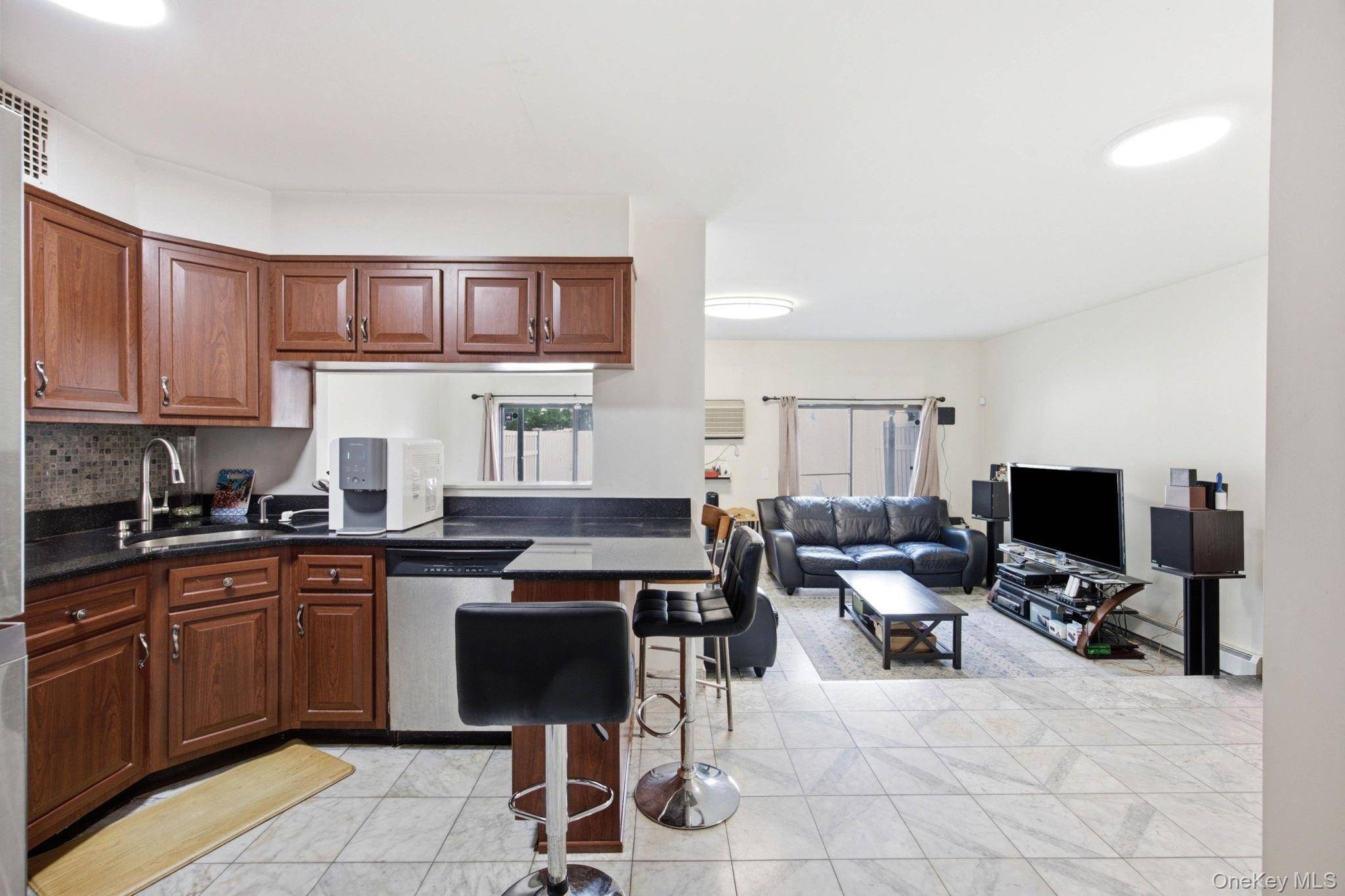Apartamento de 2 Dormitorios en Venta en College Point - Nueva York - EE. UU. - 8