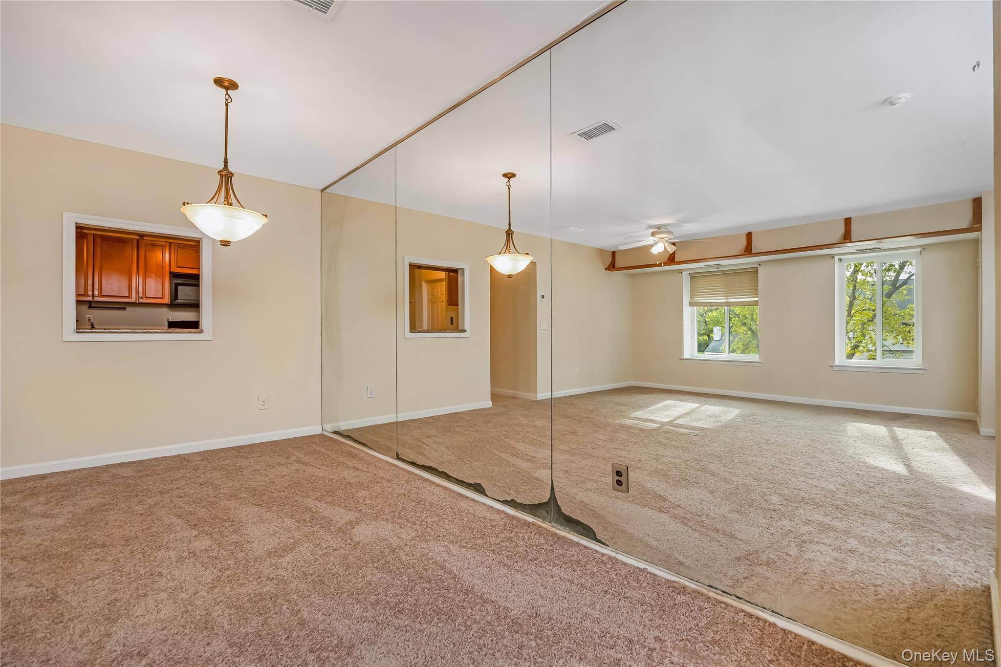 2 Bedroom Home for Sale in Coram - New York - USA - 6