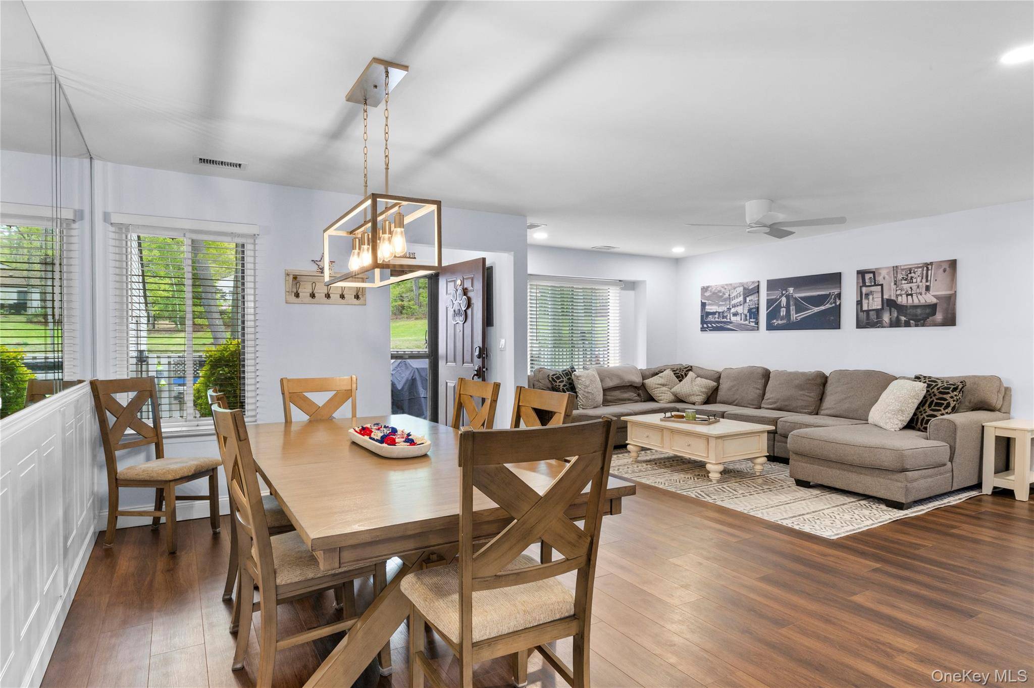 Apartamento com 2 Quartos à Venda em Coram - Nova Iorque - EUA - 3