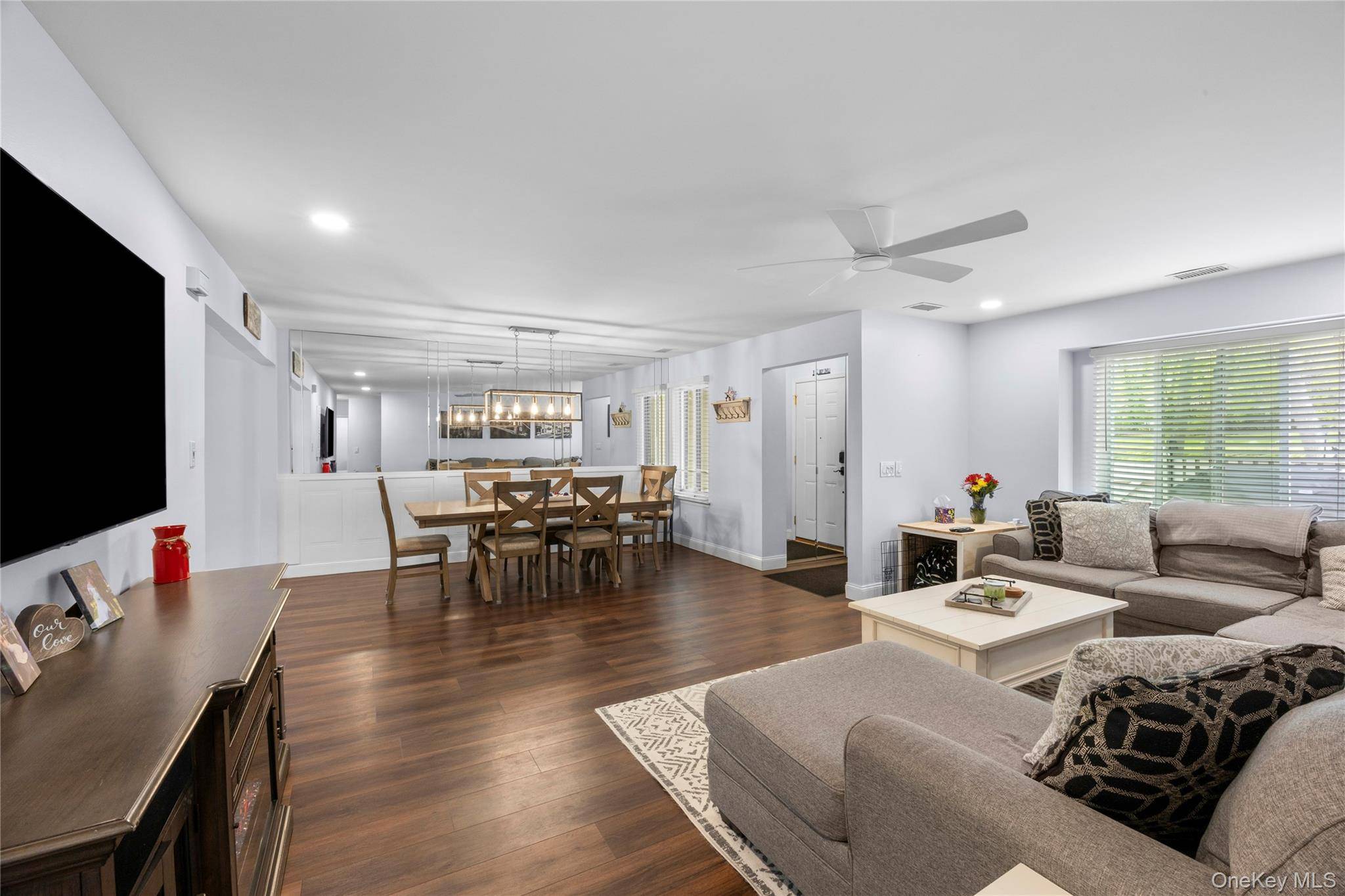 Apartamento com 2 Quartos à Venda em Coram - Nova Iorque - EUA - 5