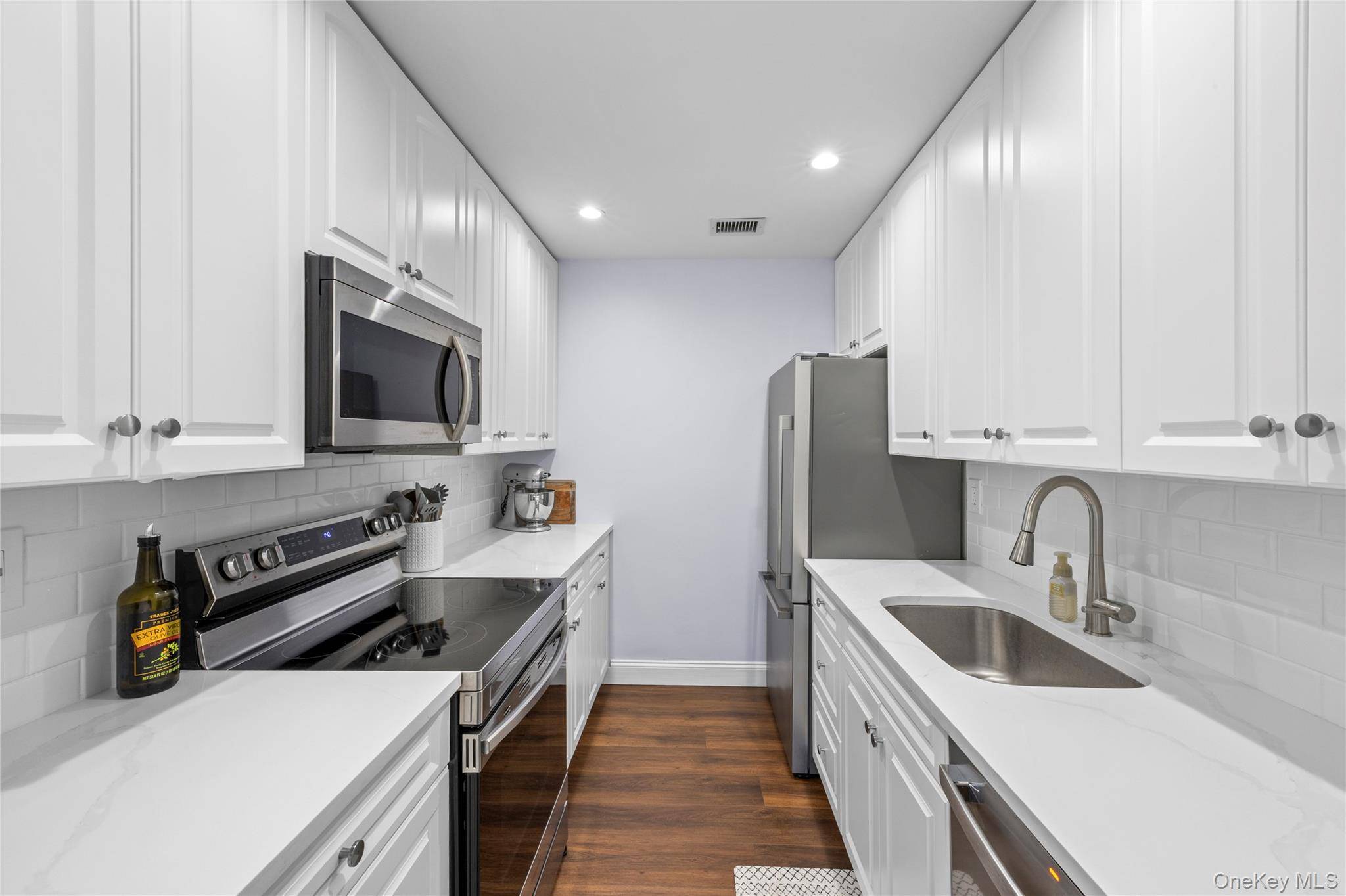 Apartamento com 2 Quartos à Venda em Coram - Nova Iorque - EUA - 7