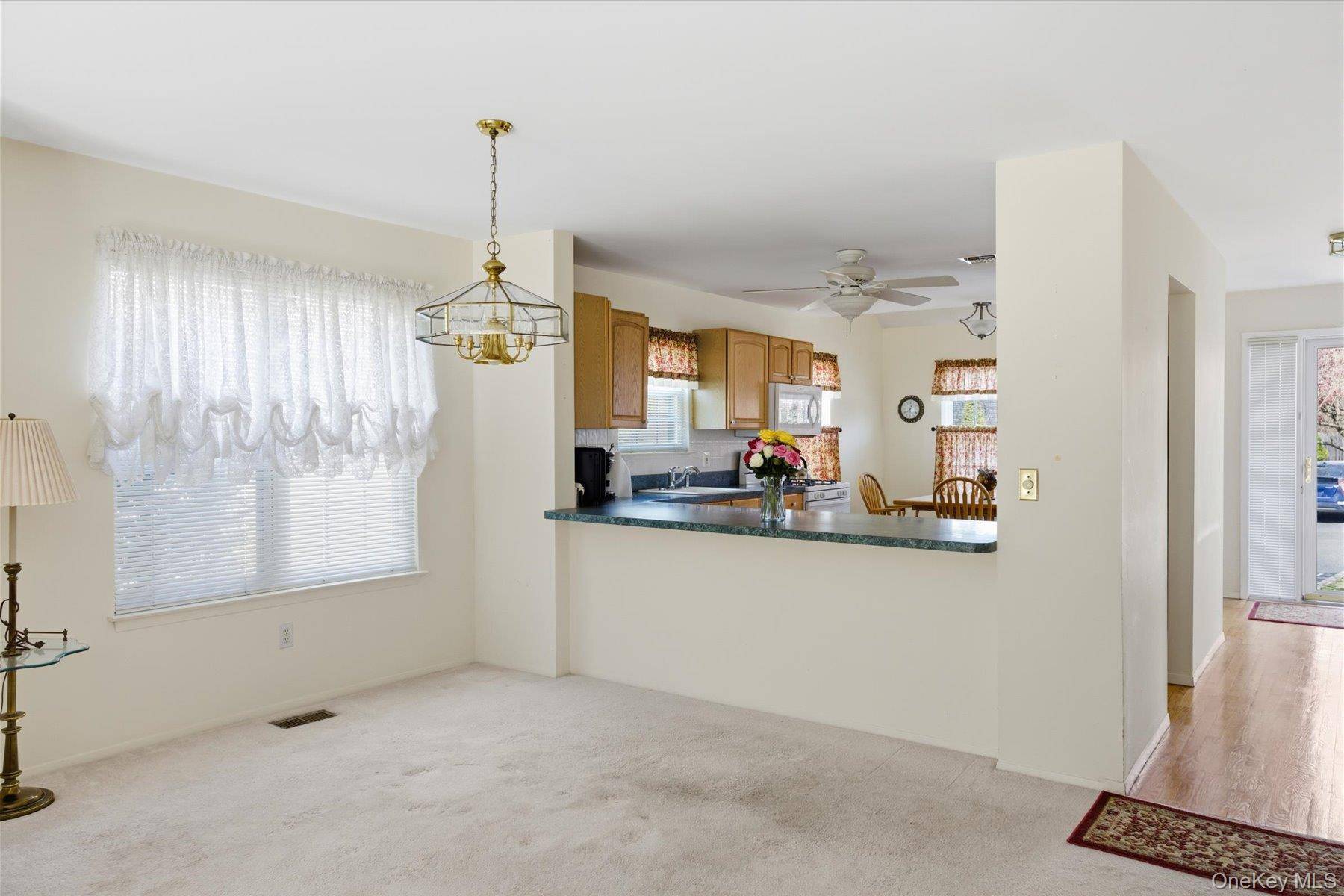 Apartamento com 2 Quartos à Venda em East Islip - Nova Iorque - EUA - 6
