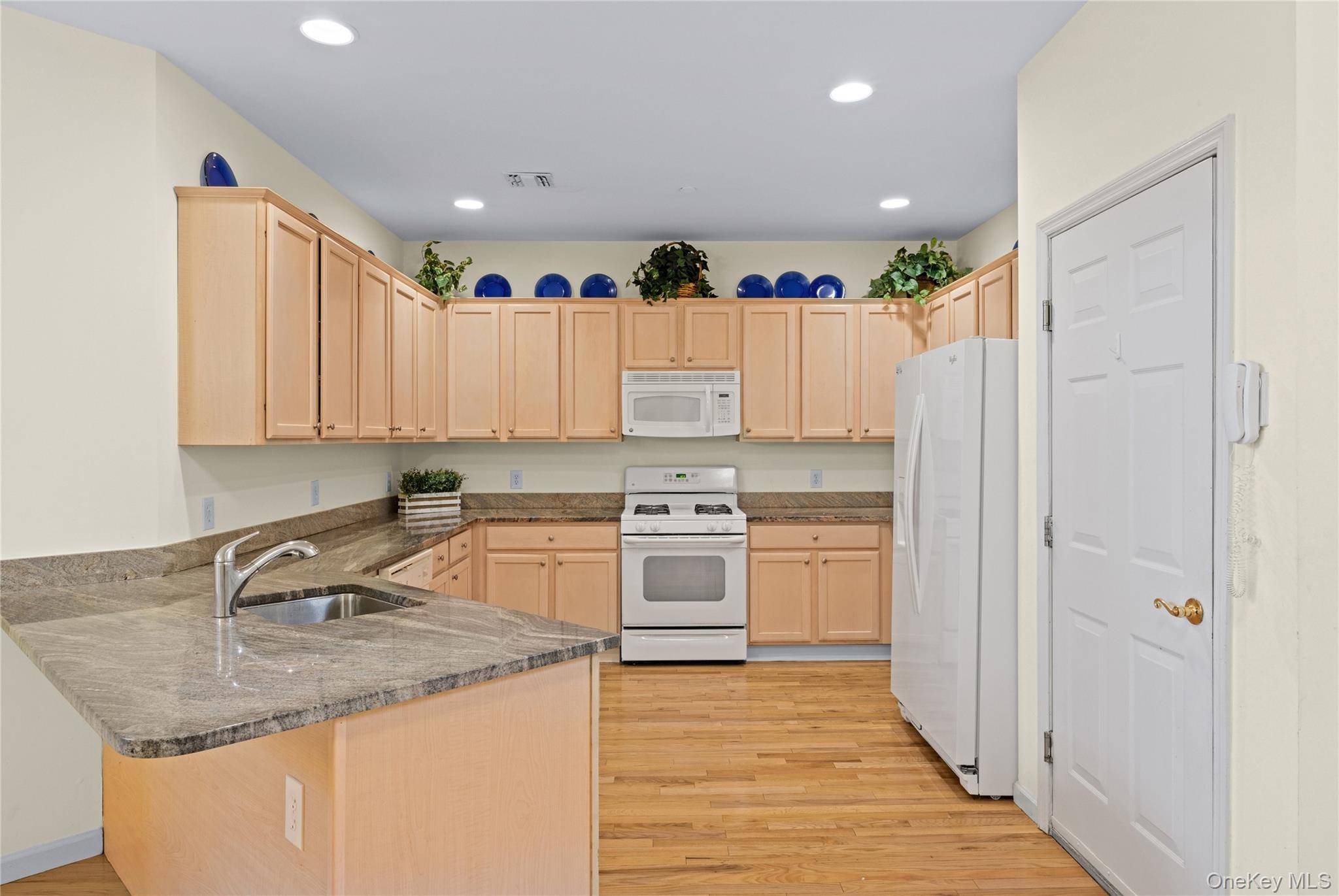 Apartamento com 2 Quartos à Venda em East Setauket - Nova Iorque - EUA - 3