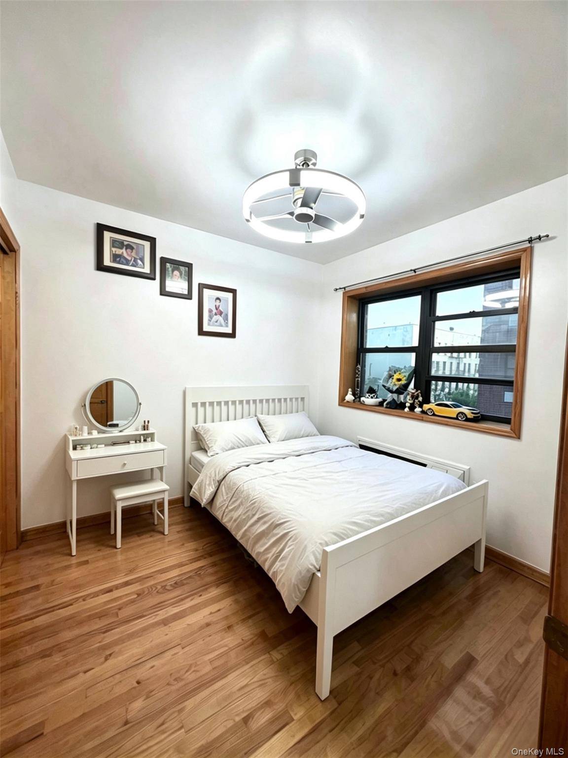 2 Bedroom Home for Sale in Elmhurst - New York - USA - 5