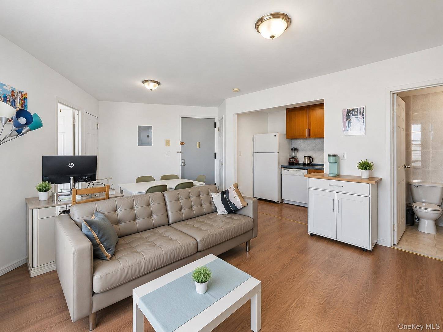 Apartamento com 2 Quartos à Venda em Elmhurst - Nova Iorque - EUA - 2
