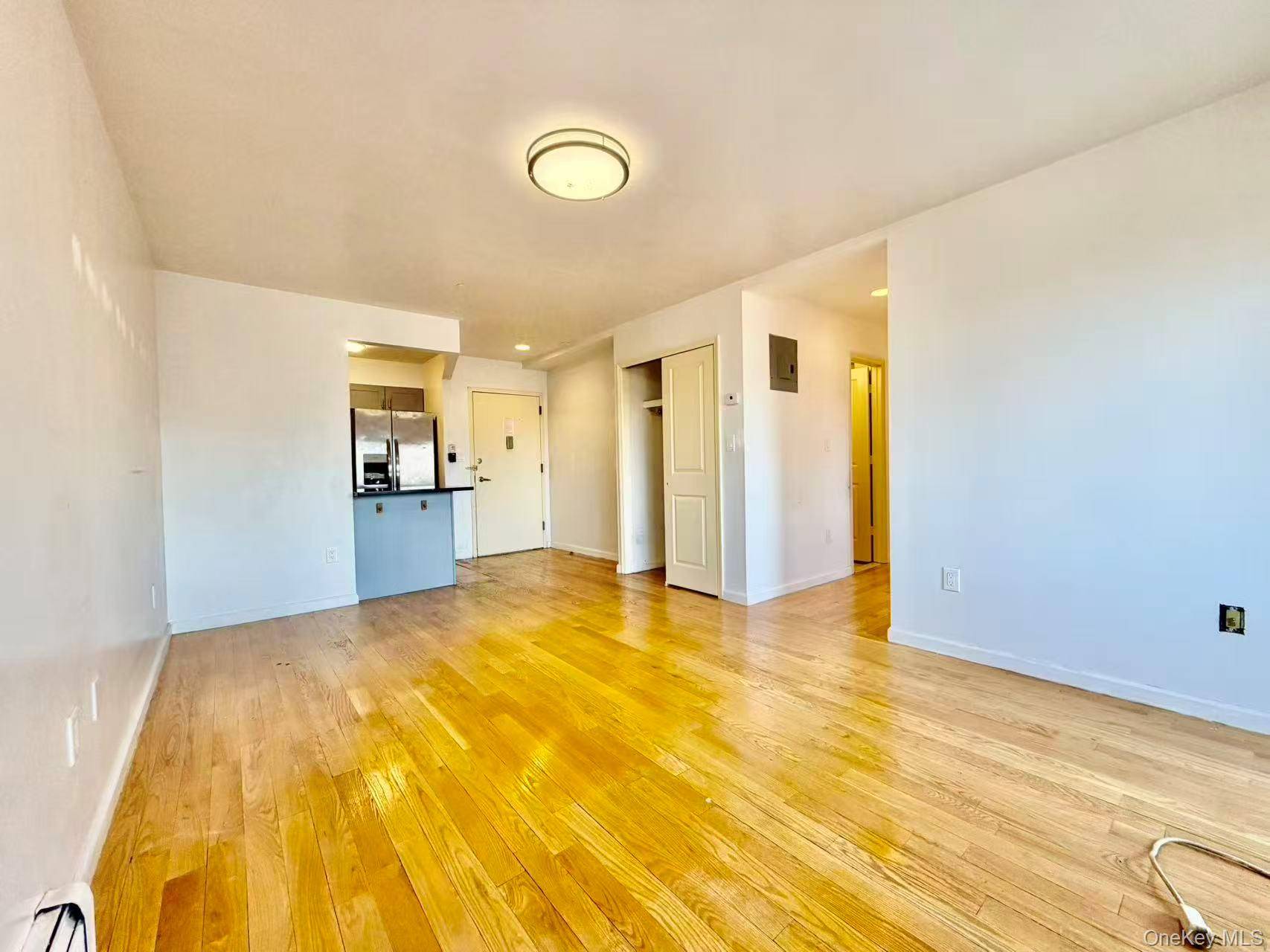 2 Bedroom Home for Sale in Elmhurst - New York - USA - 5